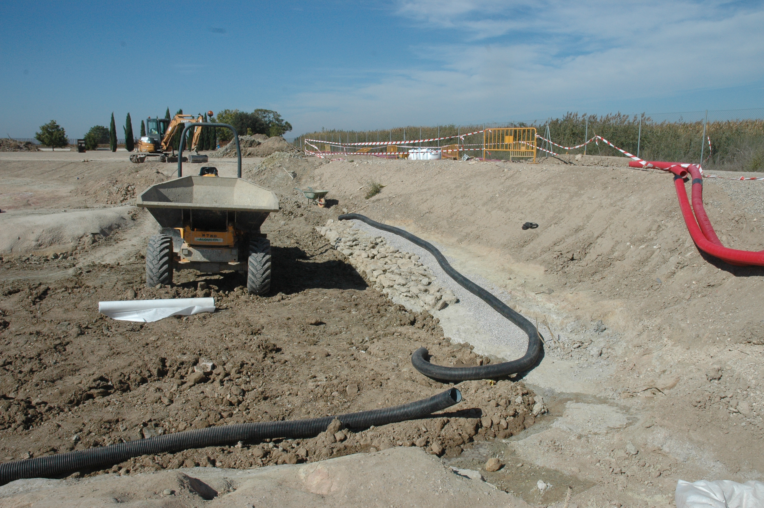Instal·lació tub drenatge darrera M-917